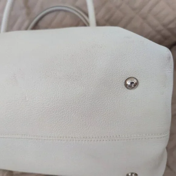 EUC Rare Vintage authentic Salvatore Ferragamo Handbag Shoulder Gancini White